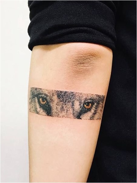 Татуировка с волчьими глазами