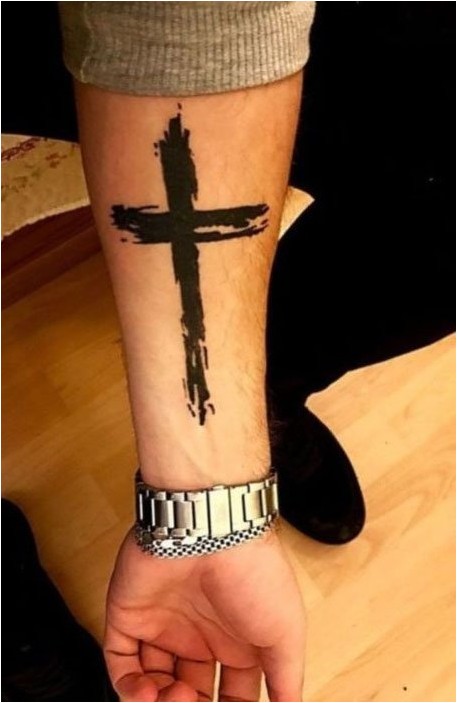 Крест Татуировки На Запястье Мужчины