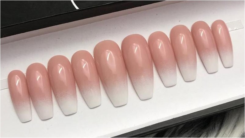 The Nailest Soph - Розово-белый оттенок Ombre Nude Blend