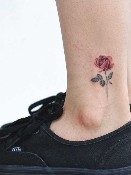 Татуировка Роза на щиколотке