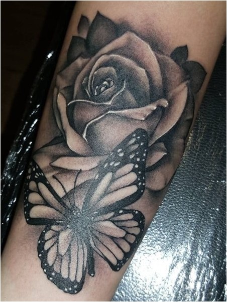 Татуировка Бабочка Роза