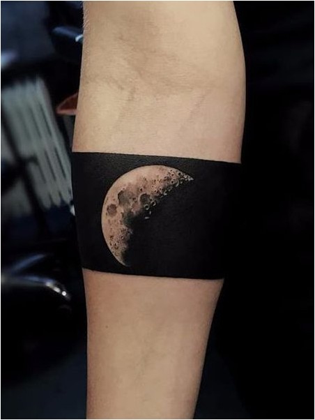 Татуировка Черная Луна