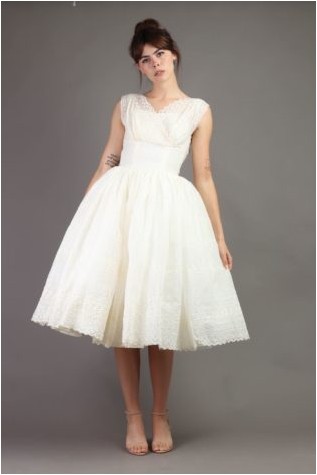 Кружевное хлопковое чайное платье с прорезями в стиле 50-х годов Xs: Белое свадебное платье с вышивкой и расклешением New Look