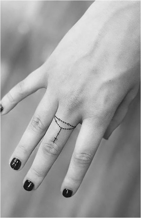 Четки Татуировки На Пальцах