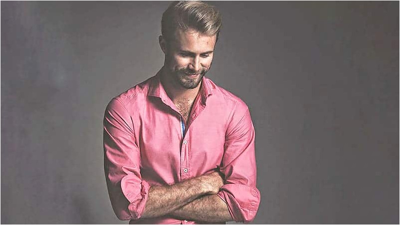 Как носить розовые рубашки