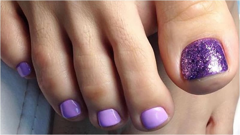 Фиолетовые ногти на ногах