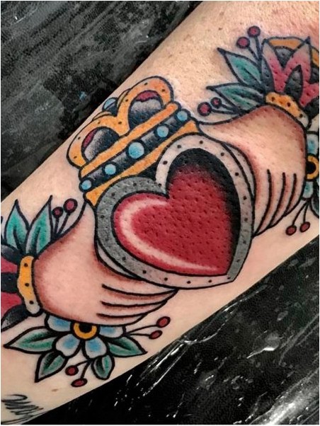 Татуировка Сердце с короной
