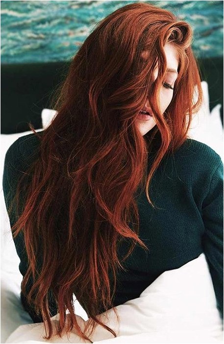 Темно-рыжие волосы
