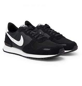 Черные кроссовки Nike
