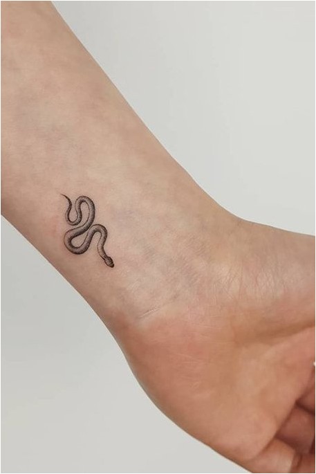 Маленькая Татуировка Змеи