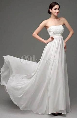 Шифоновое свадебное платье трапециевидной формы без бретелек с жемчужным поясом