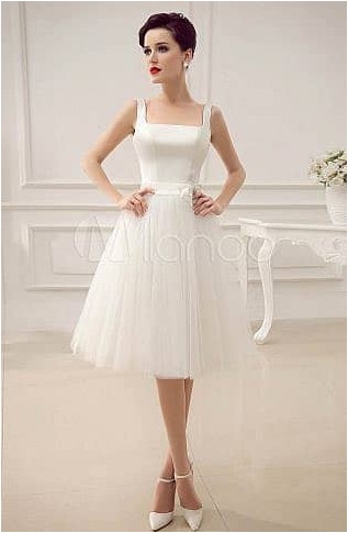 Атласное короткое свадебное платье с квадратным вырезом и поясом с бантом и вышивкой из бисера Milanoo