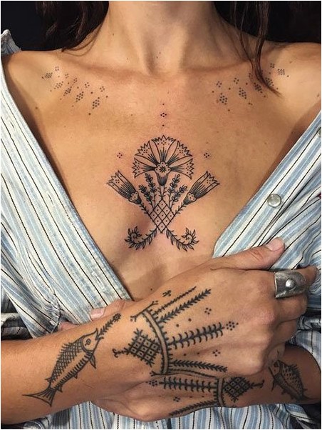 Татуировка на груди